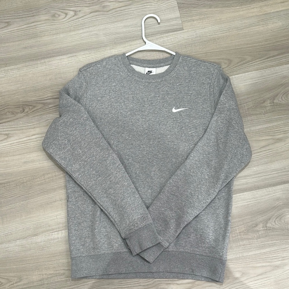 Nike Men's Heather Gray Crewneck Sweater
